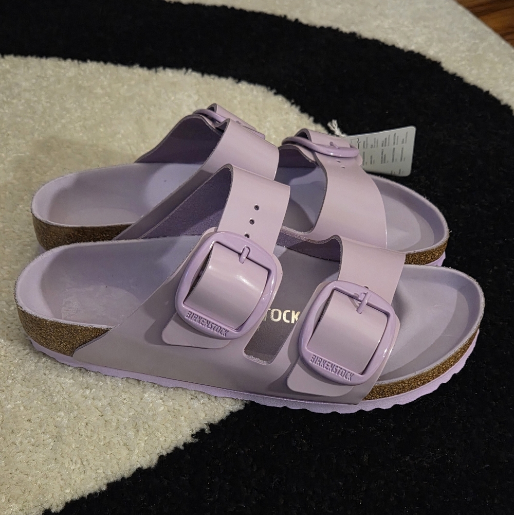 BIRKENSTOCK ARIZONA BIG BUCKLE PURPLE PATENT SANDAL - Picture 2 of 8